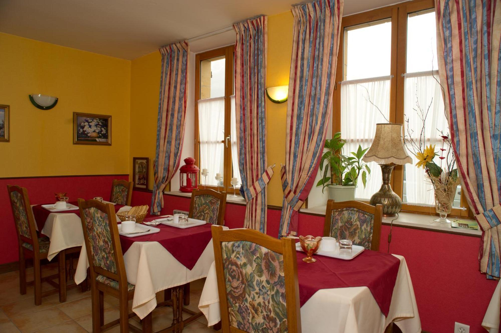 Logis Hotel Le Val De Vence Launois-sur-Vence Exterior foto