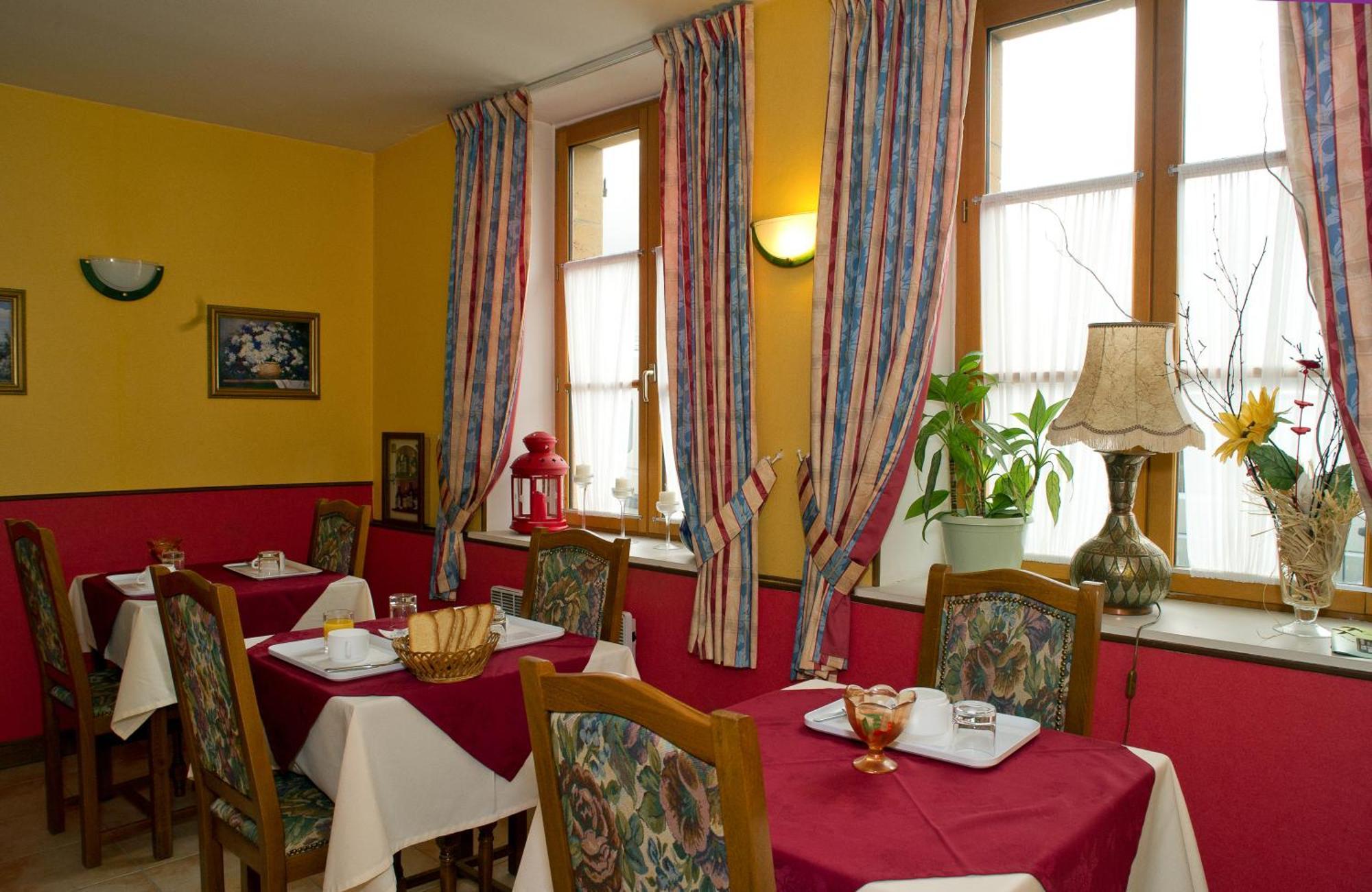 Logis Hotel Le Val De Vence Launois-sur-Vence Exterior foto