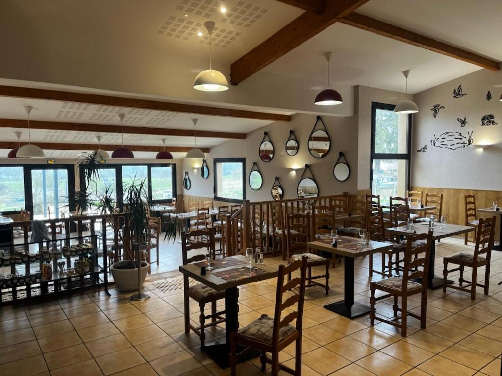 Logis Hotel Le Val De Vence Launois-sur-Vence Exterior foto