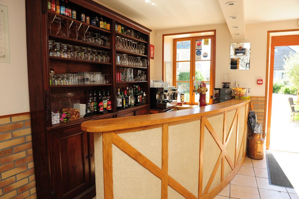 Logis Hotel Le Val De Vence Launois-sur-Vence Exterior foto